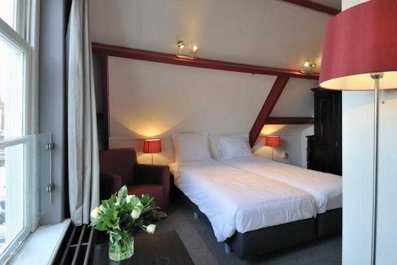 Hotel Het Raedthuys Синт-Мартенсдейк Экстерьер фото