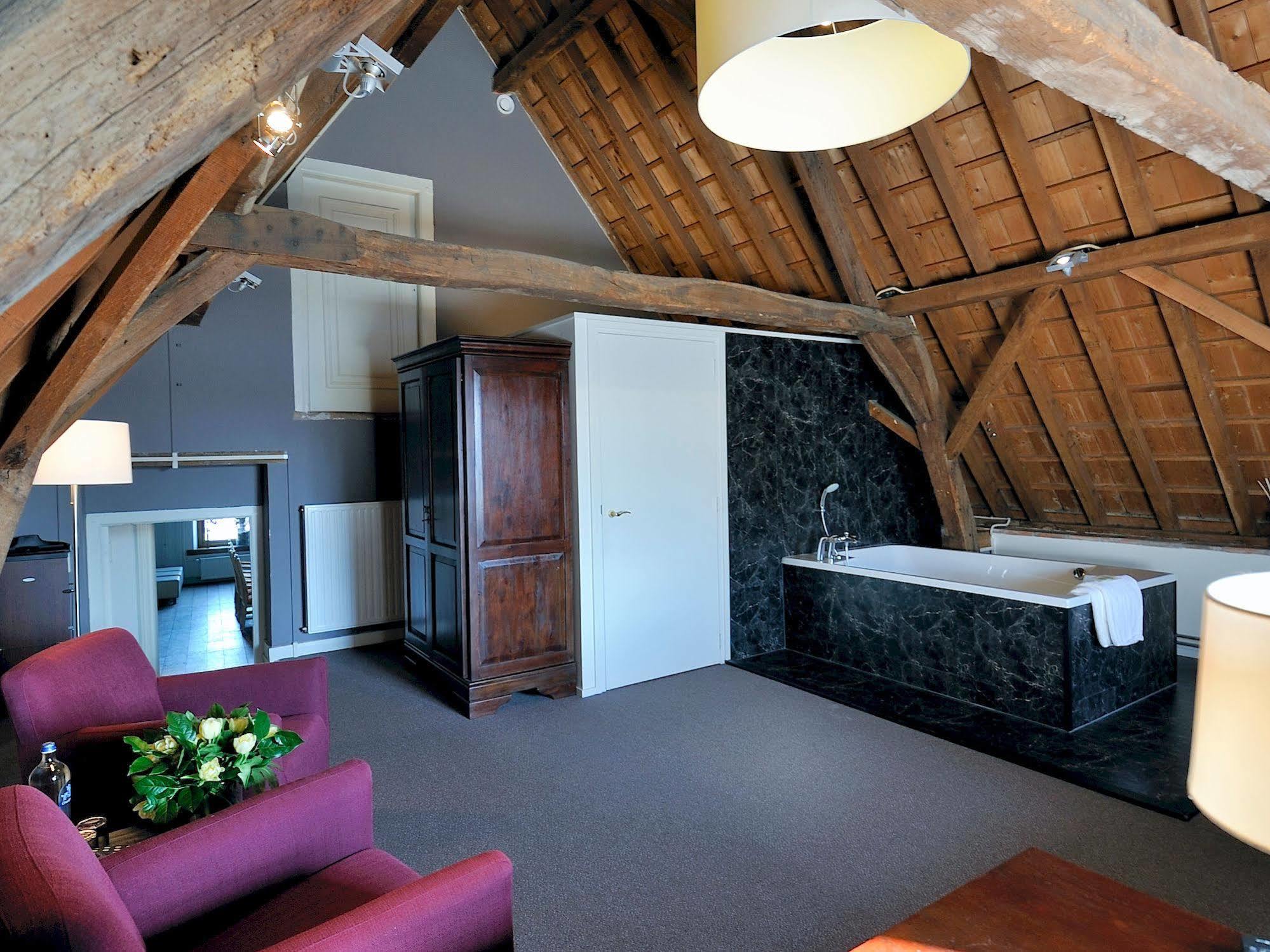 Hotel Het Raedthuys Синт-Мартенсдейк Экстерьер фото